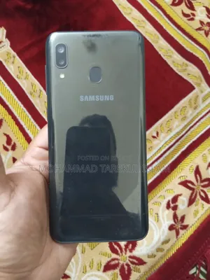 স্যামসাং গ্যালাক্সি এ২০ ৩২ জিবি কালো
