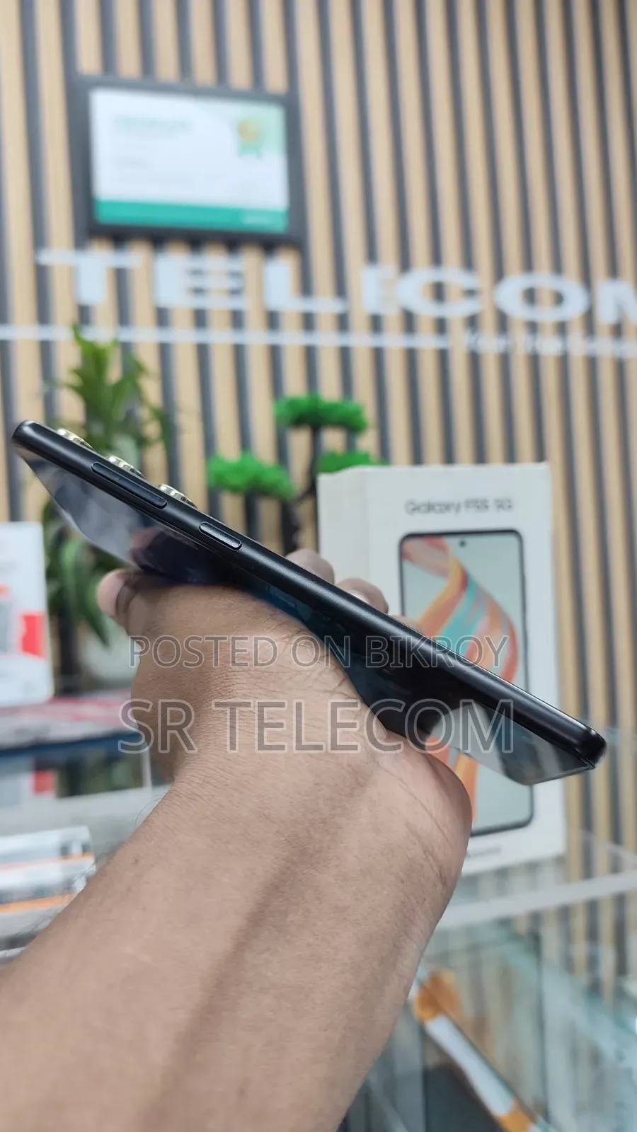 স্যামসাং গ্যালাক্সি এফ৫৫ ২৫৬ জিবি ব্ল্যাক