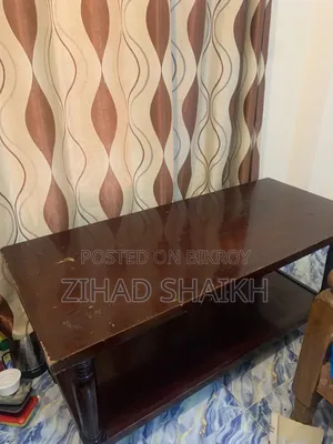 এই টেবিলটি বিক্রয় করা হবে।