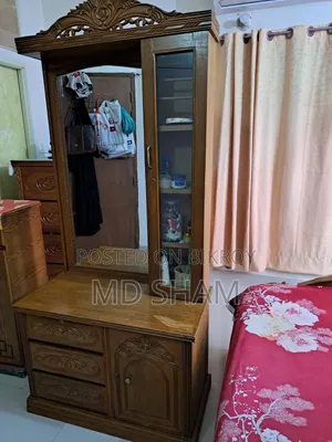 ড্রেসিং টেবিল