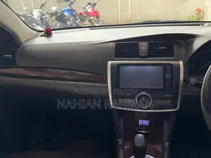 টয়োটা প্রিমিয়ো ২০১৪ নীল