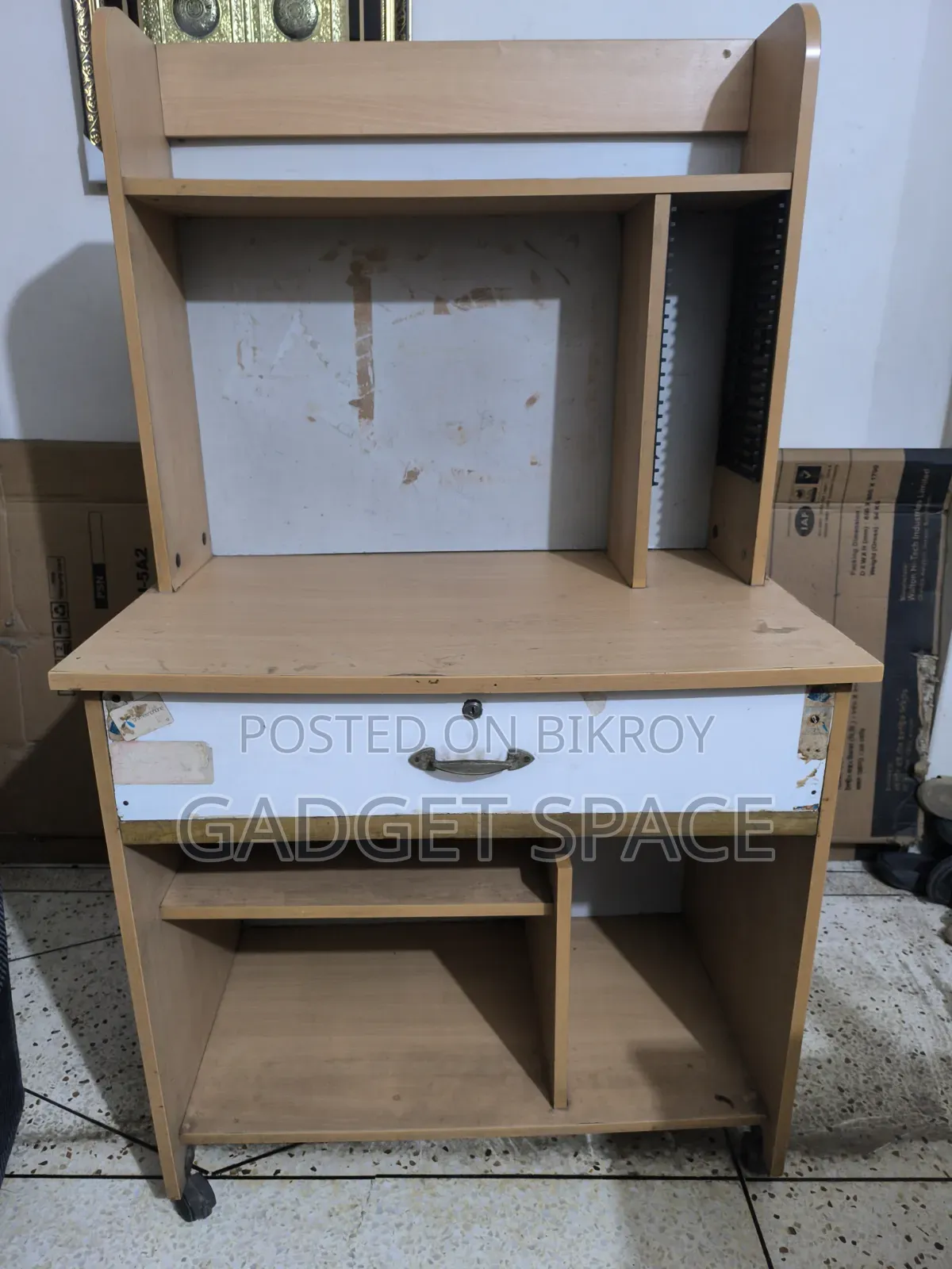 Reading Table