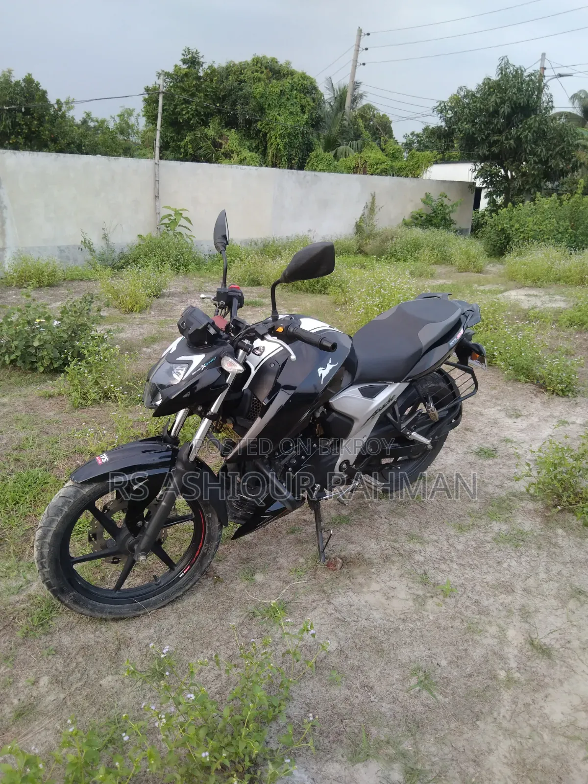 TVS Apache RTR 160 4V 2023 Black