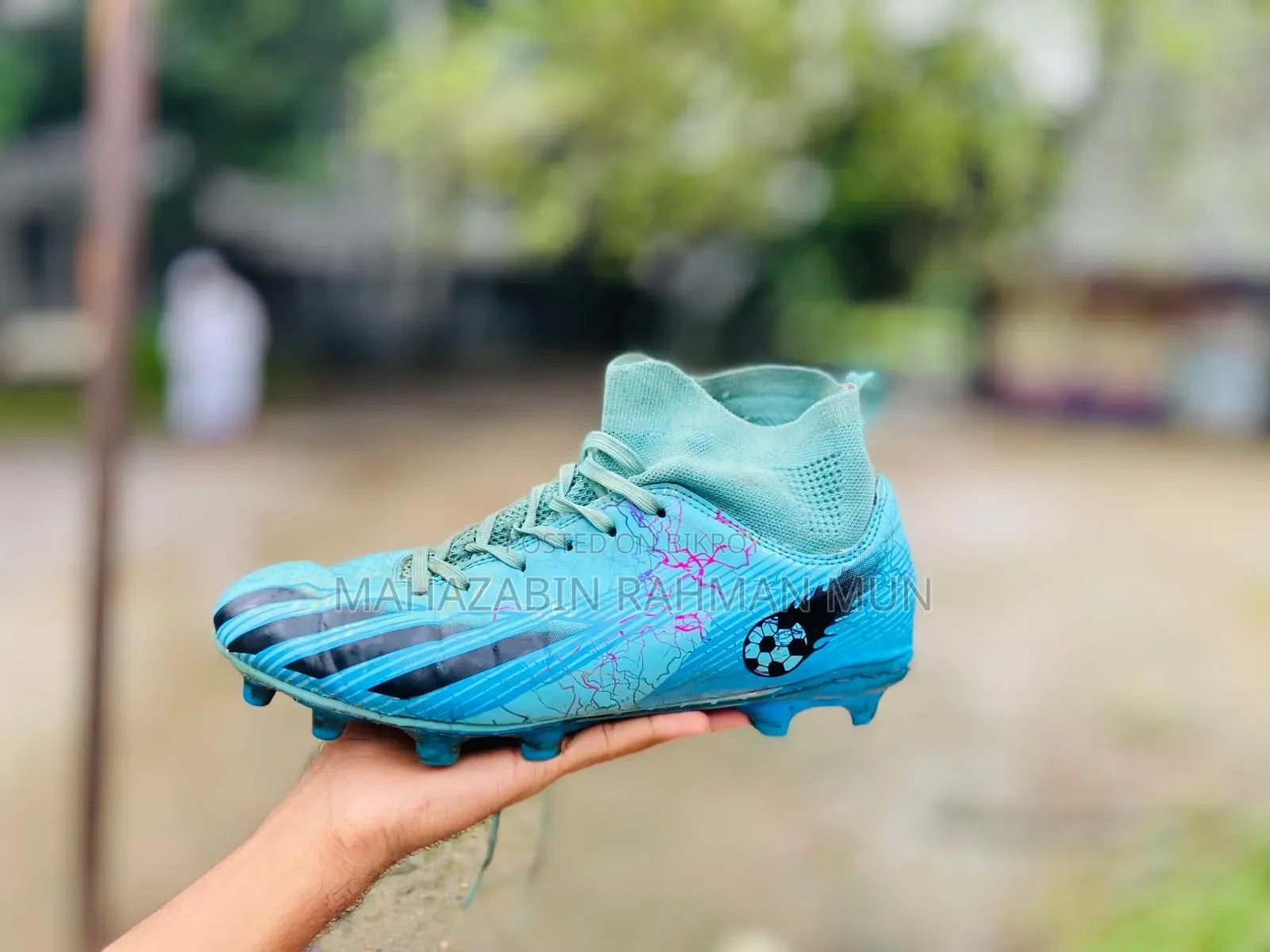 নাম: Adidas High Neck Football Boot সাইজ: ৪২