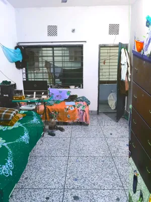 সিট ভাড়া ধানমন্ডি ১৫ স্টাফ কোয়ার্টার মোড়