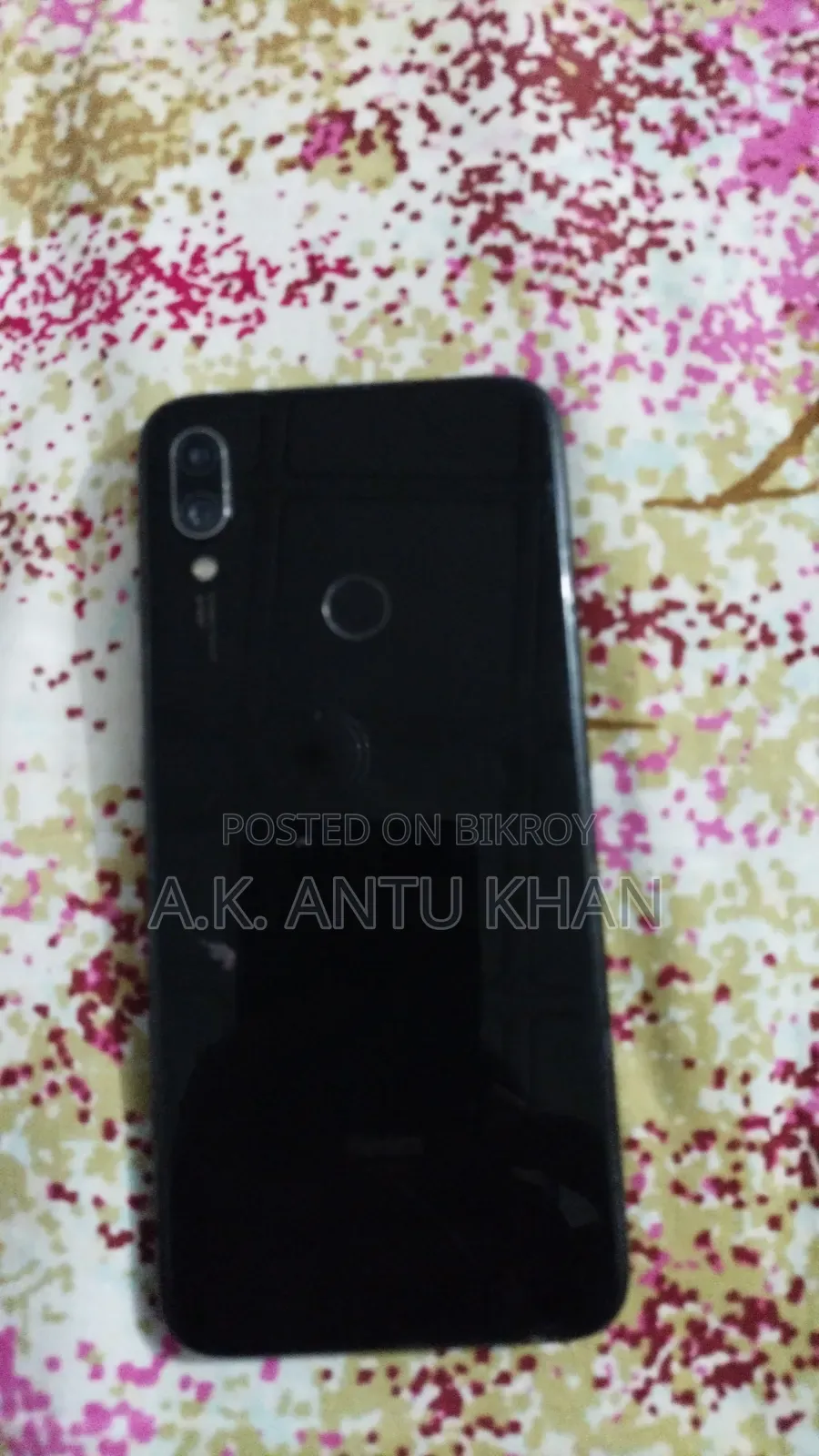 নতুন মোবাইল ফোন কালো