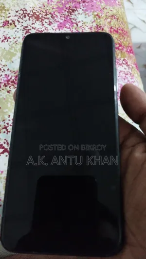 নতুন মোবাইল ফোন কালো