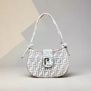 Premium Black Handbag - A bag can change your whole look!