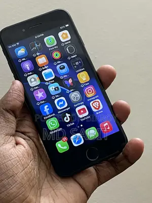 Apple iPhone SE (2020) 64 GB Black