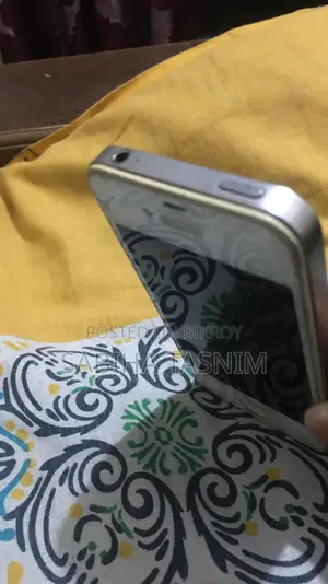 Apple iPhone 4 8 GB White