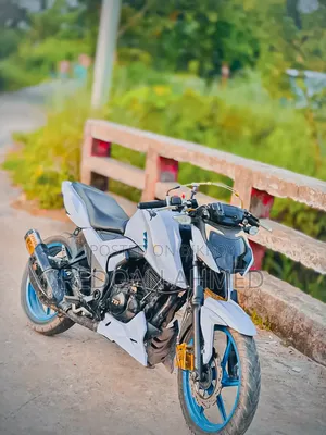 TVS Apache 160 4V 2021 Black