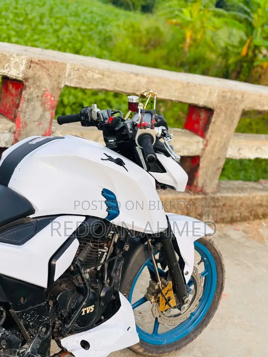 TVS Apache 160 4V 2021 Black