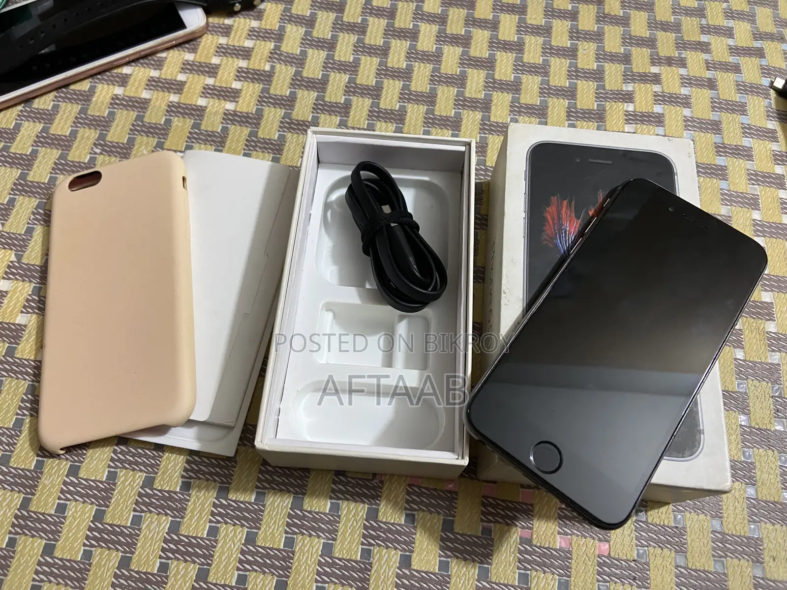 Apple iPhone 6s 32 GB Gray