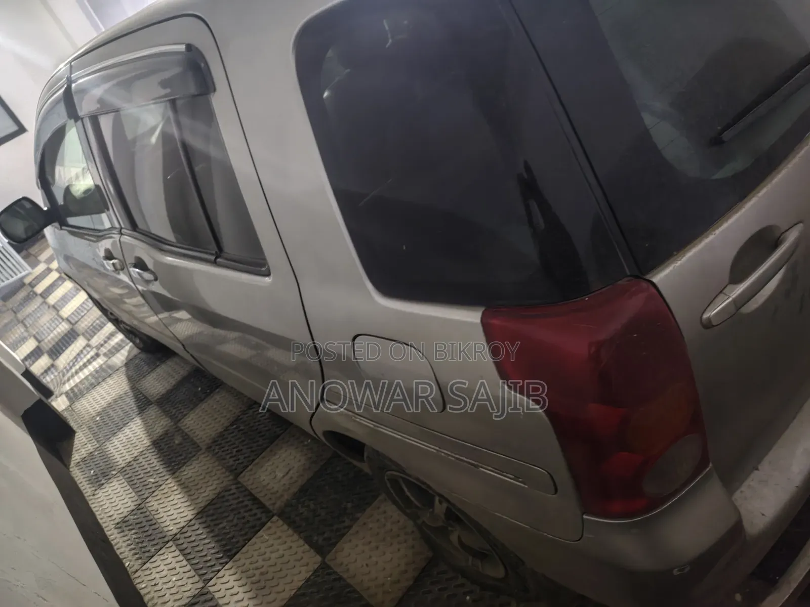 Toyota Raum ২০০৫ গোল্ড