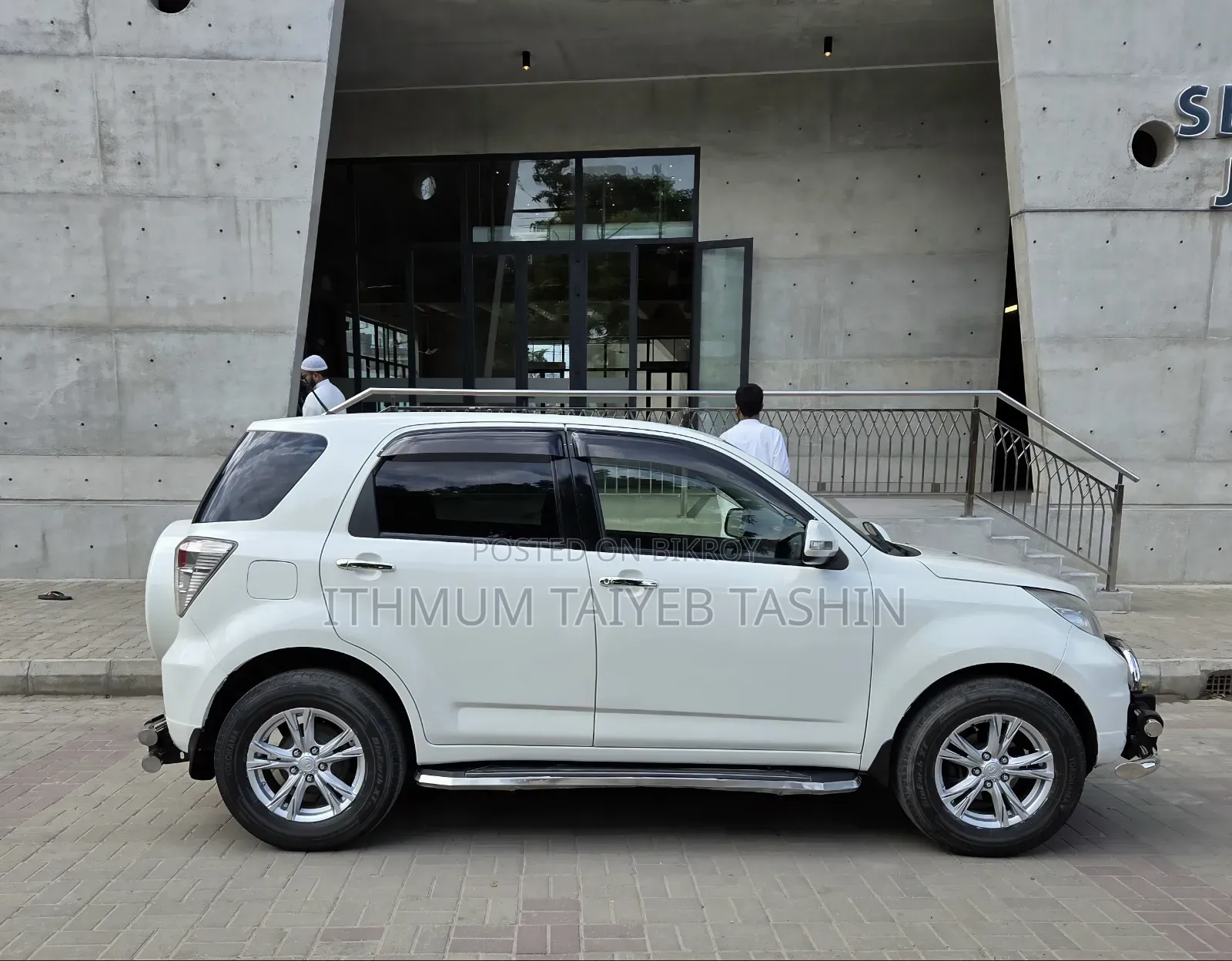 Toyota Rush 2012 White