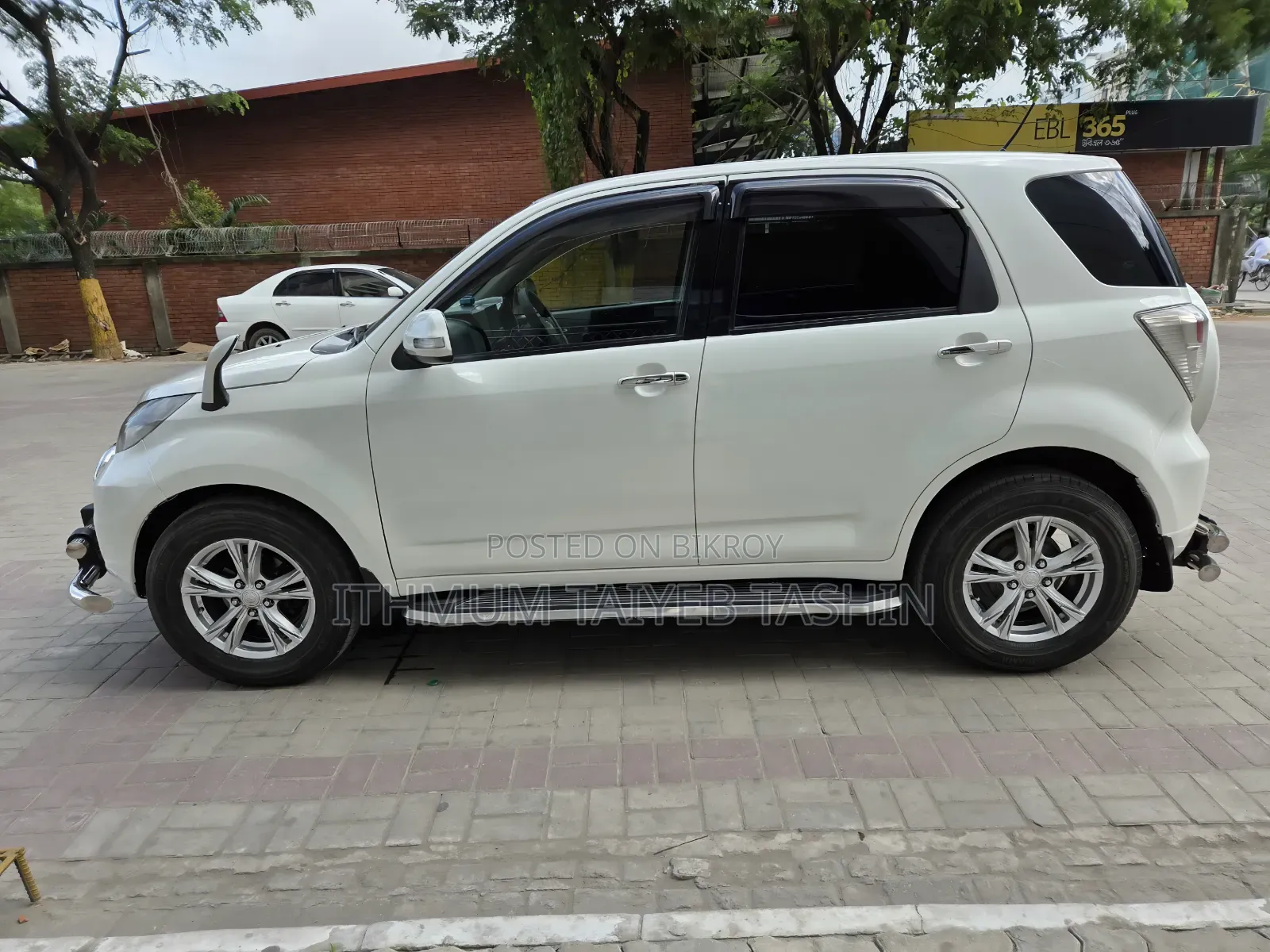 Toyota Rush 2012 White