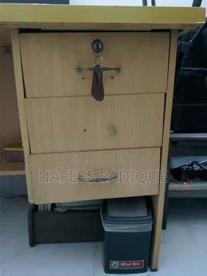 Used 3-Drawer Study Table
