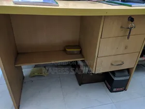 Used 3-Drawer Study Table