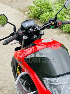 Hero Thriller 160R 2021 Black