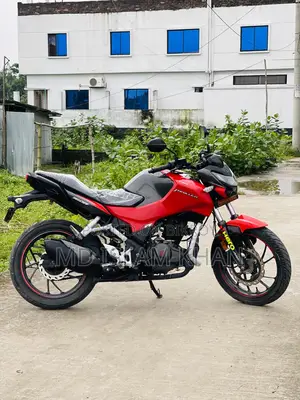 Hero Thriller 160R 2021 Black