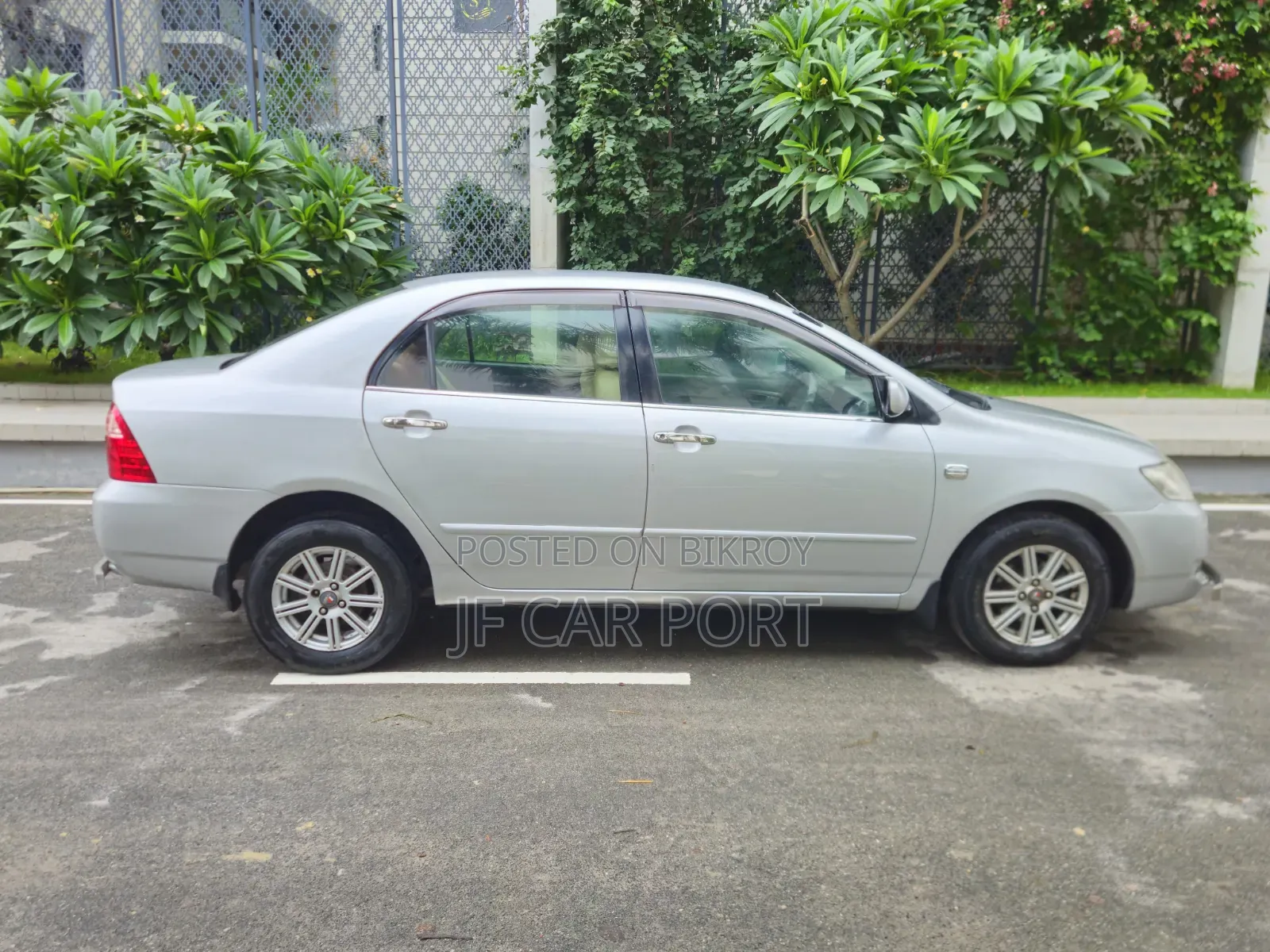 Toyota Corolla 2005 Silver