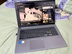 Laptop Asus Vivobook 15 8GB Intel Core i5 SSD 512GB