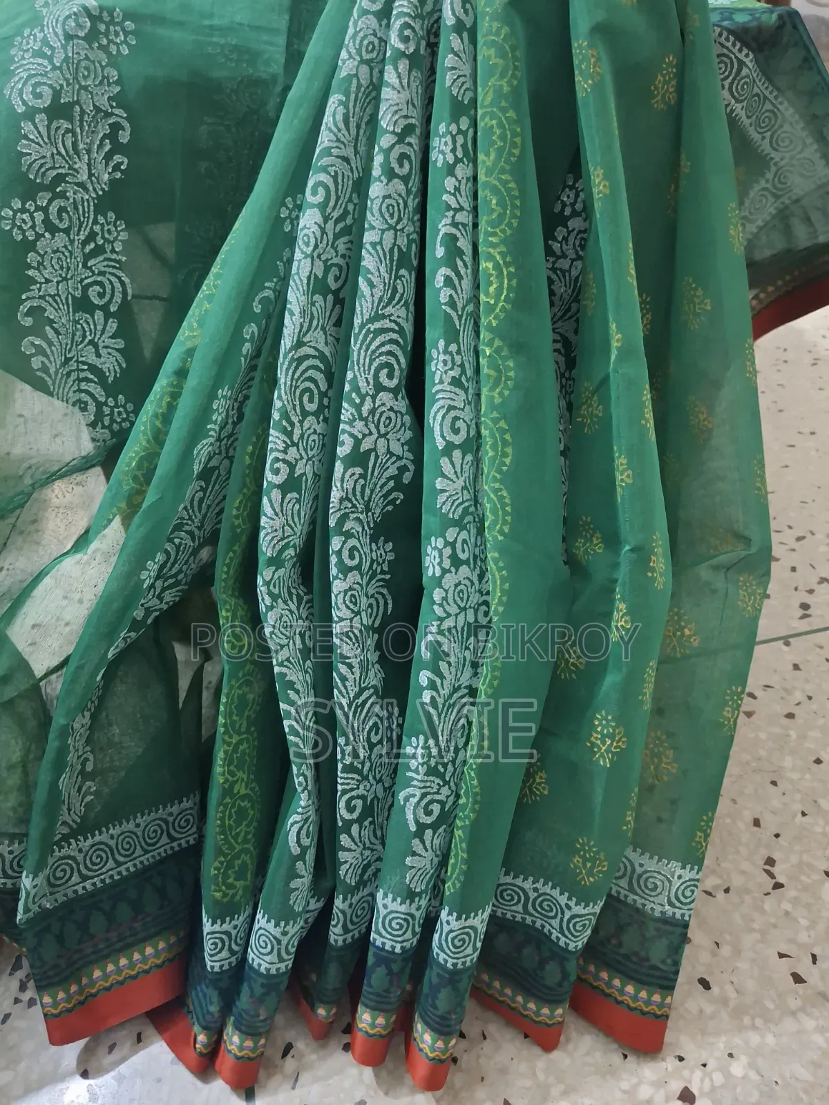 শাড়ির জগতে অনন্য জয়তী