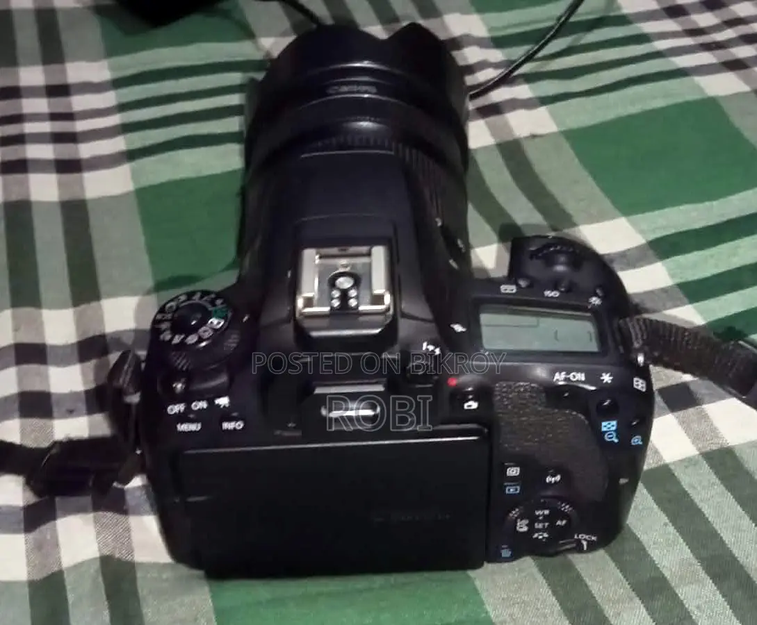 DSLR Camera Eos 77d