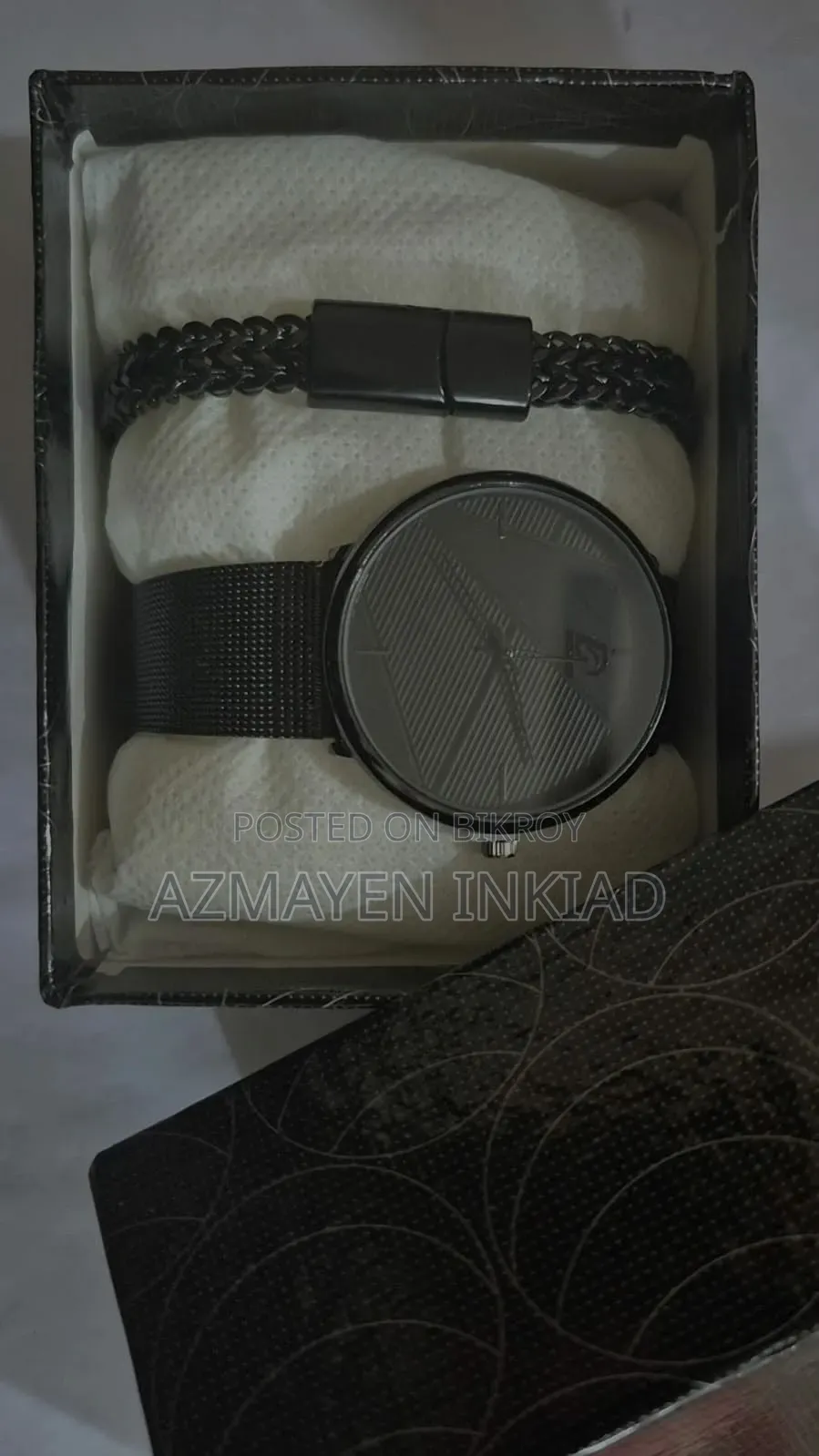 Dijanes Men's Mesh Strap Quartz Watch.