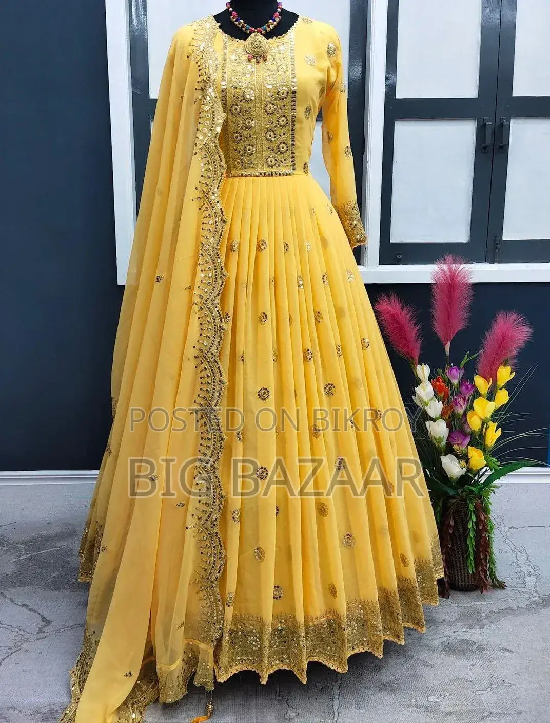 রেডিমেড জর্জেট এমব্রয়ডারি পার্টি ড্রেস