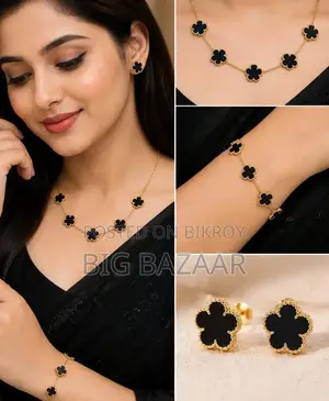 Elegant Black Clover Jewelry Set