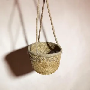 Keep this wonderful hanging planter in your collection to decorate your home!