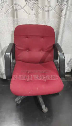 রিভলভিং চেয়ার