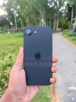 New Apple iPhone 16e 128 GB Black