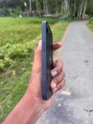 New Apple iPhone 16e 128 GB Black