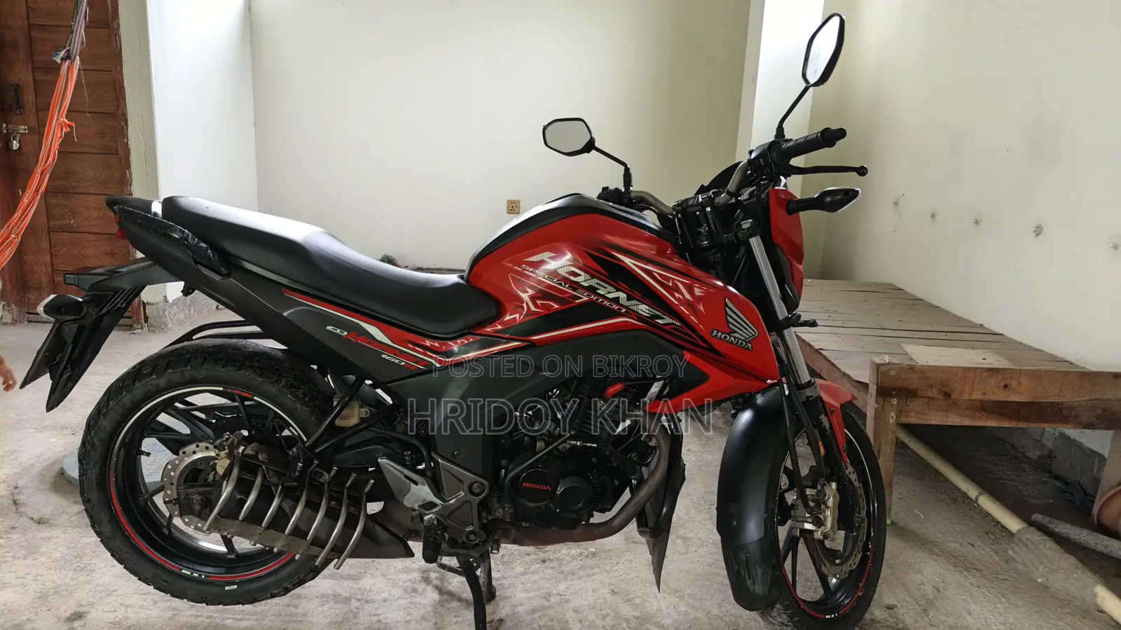হোন্ডা হর্নেট ২০২০ লাল