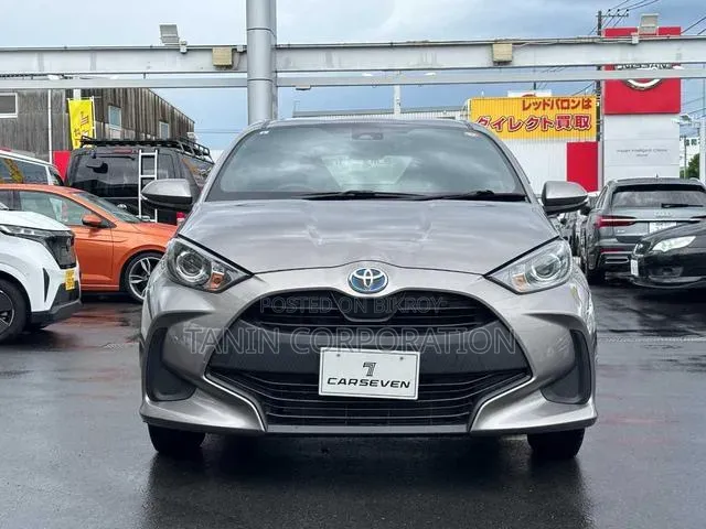 Toyota Yaris 2021 Brown
