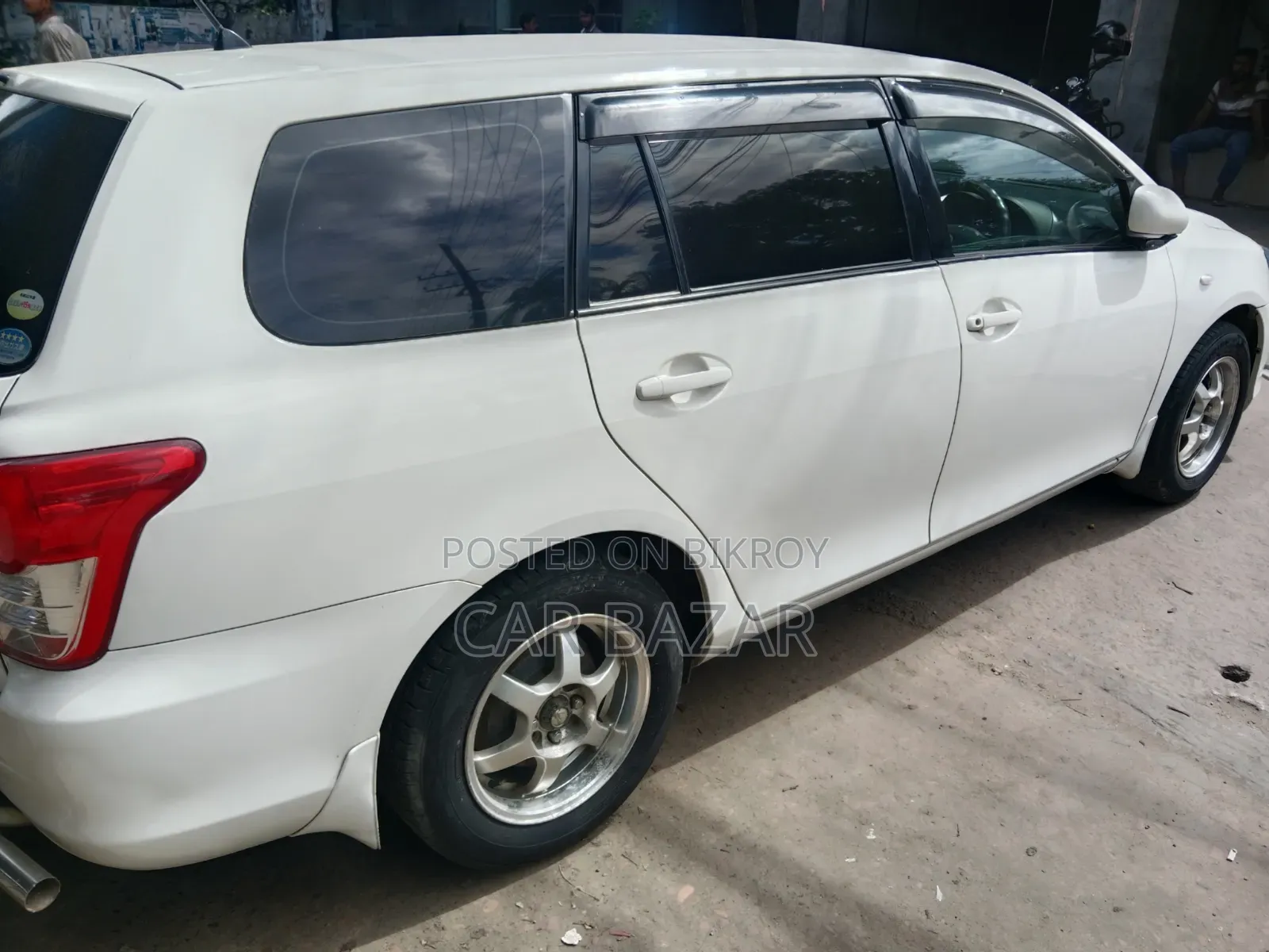 Toyota Corolla Fielder 1.5 Petrol Front Wheel Drive 2009 White