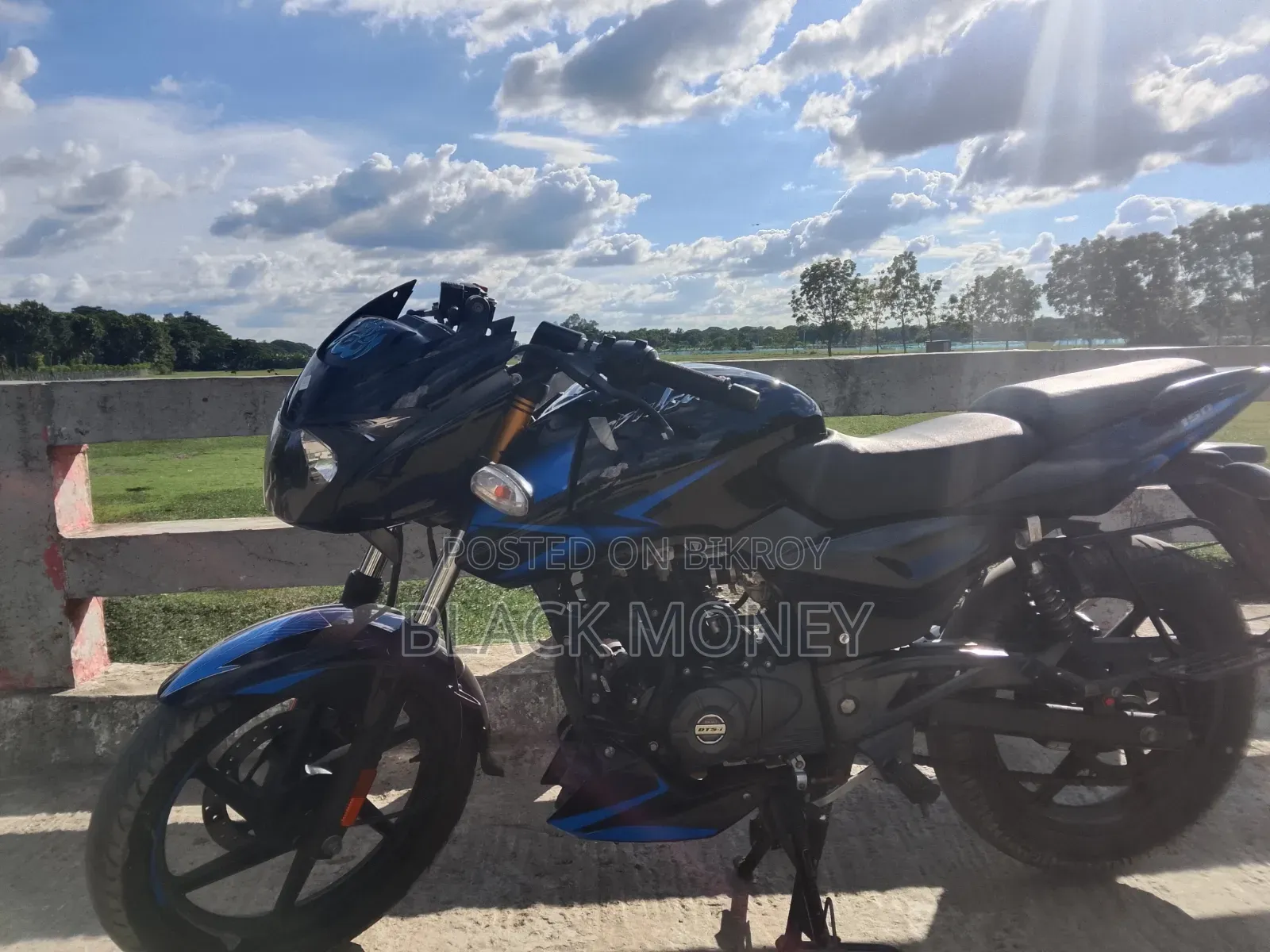 Bajaj Pulsar 150 2022 Blue