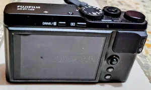 Fuji Xf10 Camera With Aps-C Sensor for Sale