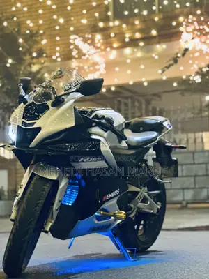 Yamaha 2022 Silver