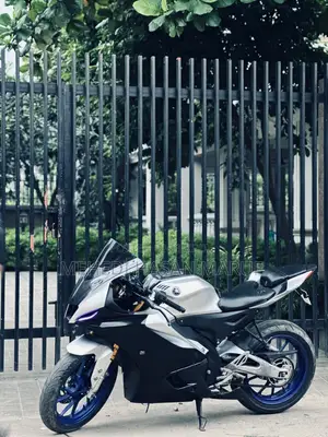Yamaha 2022 Silver