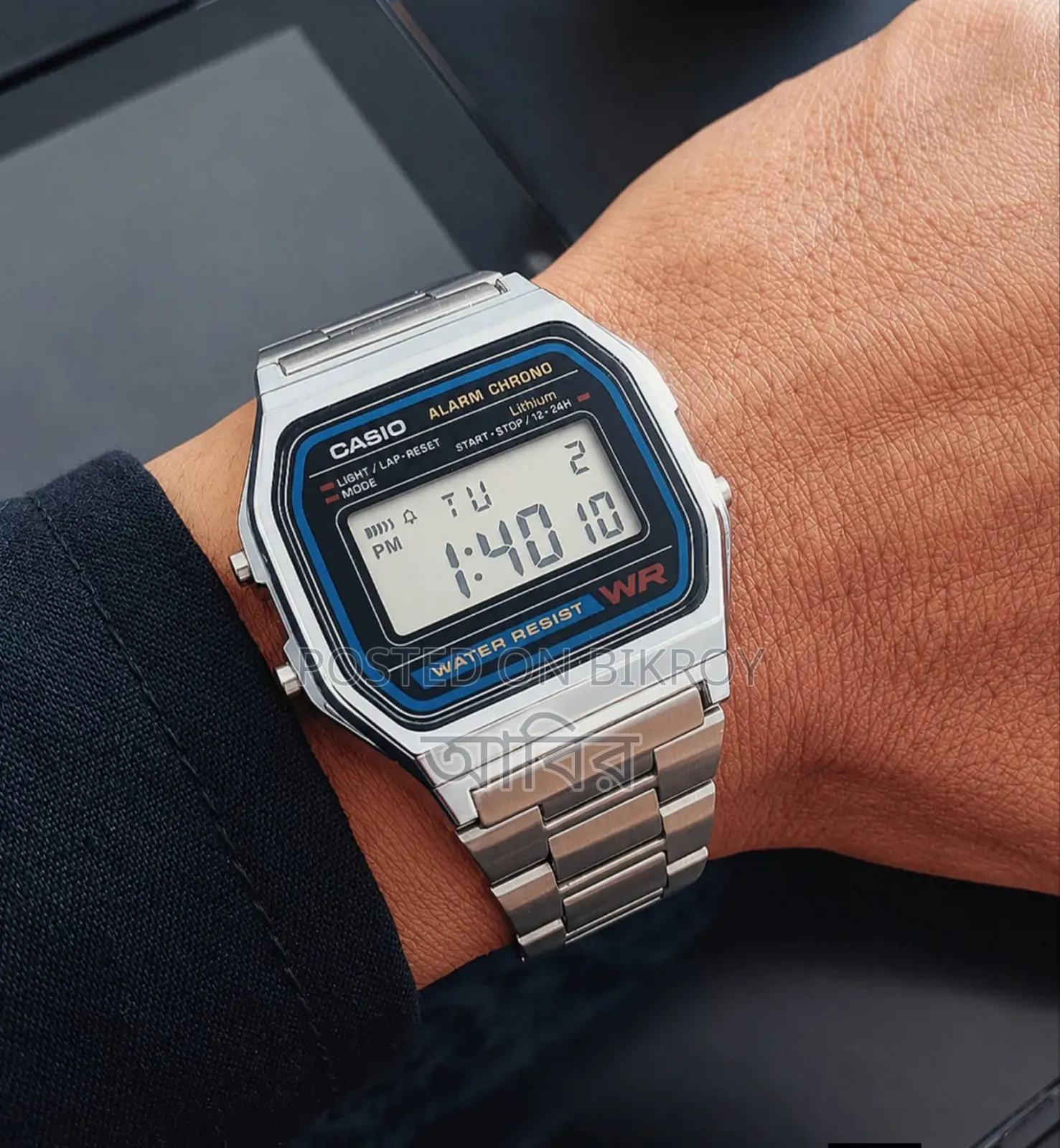 Are you looking for a classic, stylish, and durable watch?