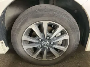 Toyota Esquire 2021 Pearl