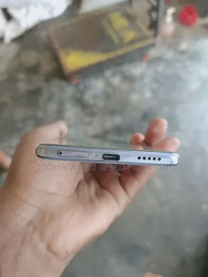 Vivo V27 5G 256 GB Blue