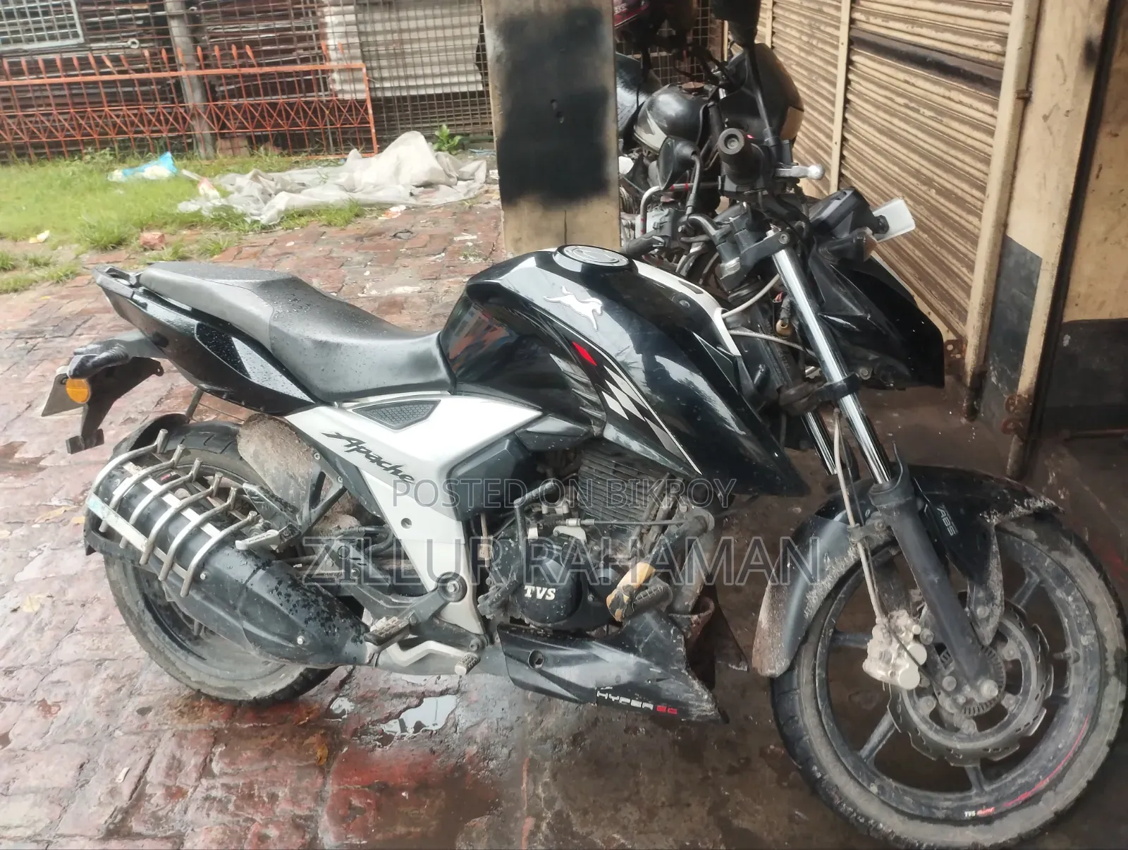 TVS Apache 160 4V 2022 Black