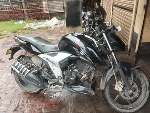 TVS Apache 160 4V 2022 Black