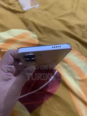 Vivo Y04 128 GB Gold