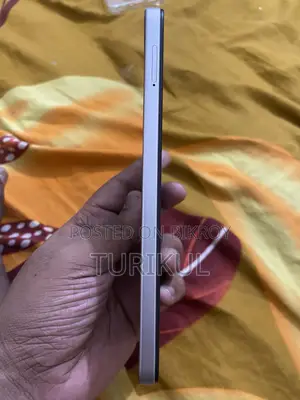 Vivo Y04 128 GB Gold