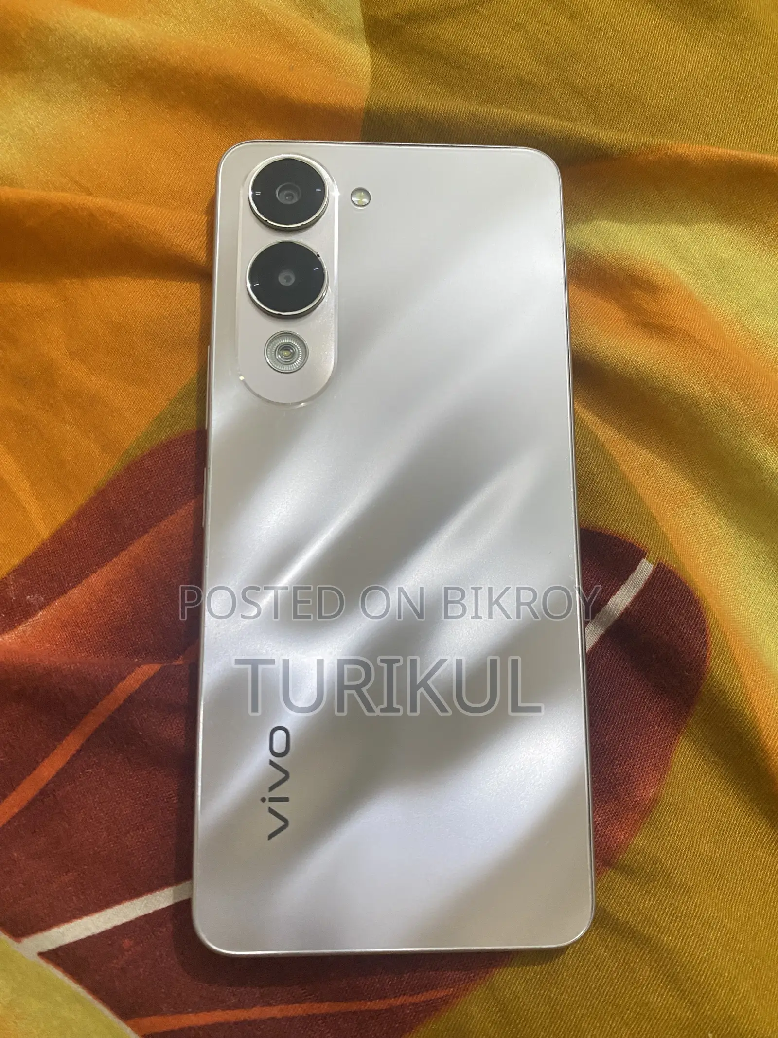 Vivo Y04 128 GB Gold